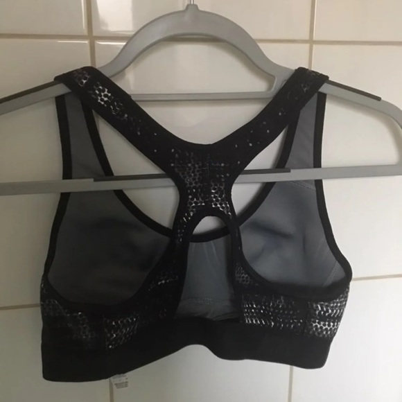 Nike sports bra - Picture 3 of 4